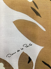 Load image into Gallery viewer, Oscar de la Renta Scarf