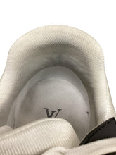 Load image into Gallery viewer, Louis Vuitton Size 8.5 Black &amp; White Shoes