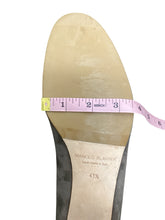 Load image into Gallery viewer, Manolo blahnik Size 10/10.5 Brown Shoes