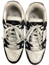 Load image into Gallery viewer, Louis Vuitton Size 8.5 Black &amp; White Shoes