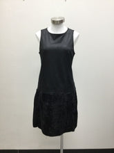 Load image into Gallery viewer, Theory Size 8 Black Dress