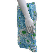 Load image into Gallery viewer, Lilly Pulitzer Size 8 Blue Print Skirt